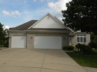 4076 Spartina Ct, Bettendorf, IA 52722