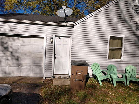 3rd image of 929 Goodbar Dr