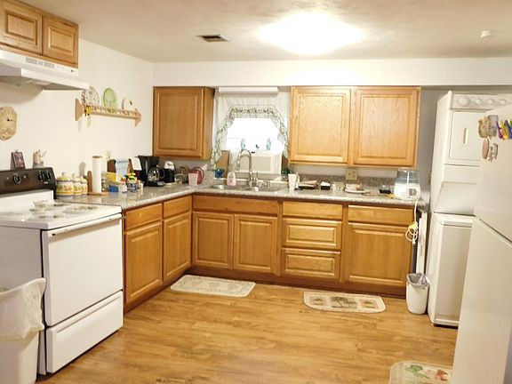 5 Apartment A Kitchen