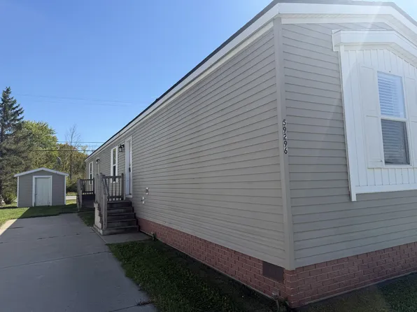 59296 Cary Ln #96, New Haven, MI 48048