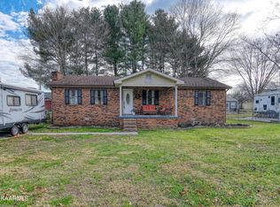 211 Evans Rd, Jacksboro, TN 37757