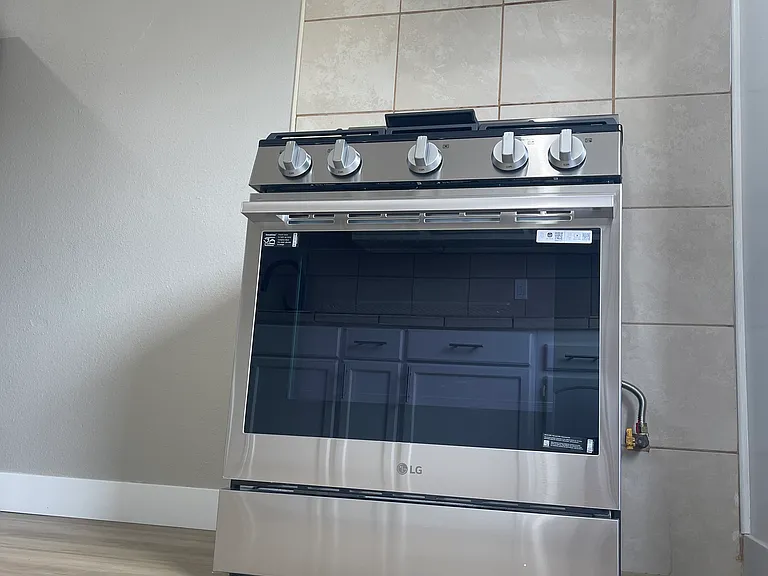 10231 Woodworth Ave #6 — Photo 4