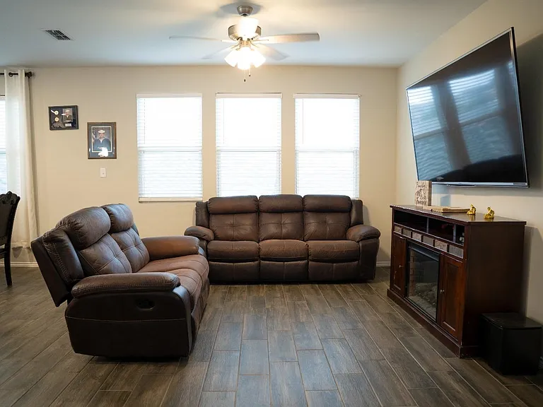 4207 Lorisa Dr — Photo 8