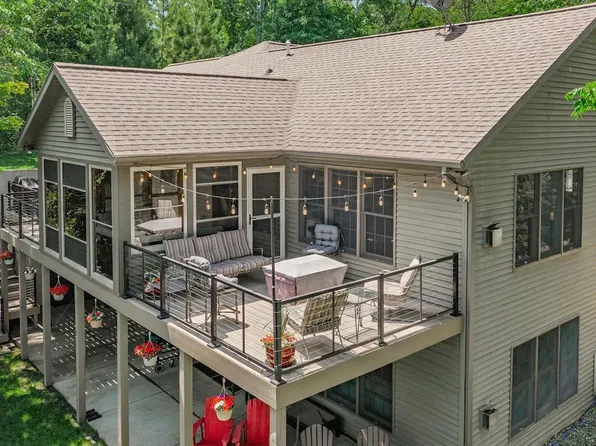 S9194 Dam Heights Road, Prairie Du Sac, WI 53578