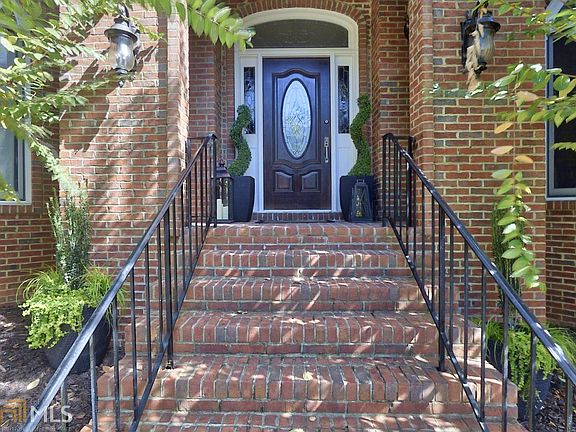 3rd image of 153 Glen Eagle Way