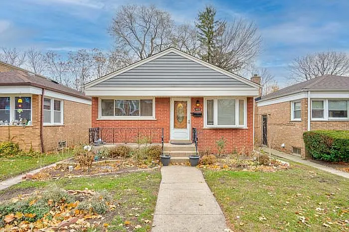 429 Callan Ave photo 1