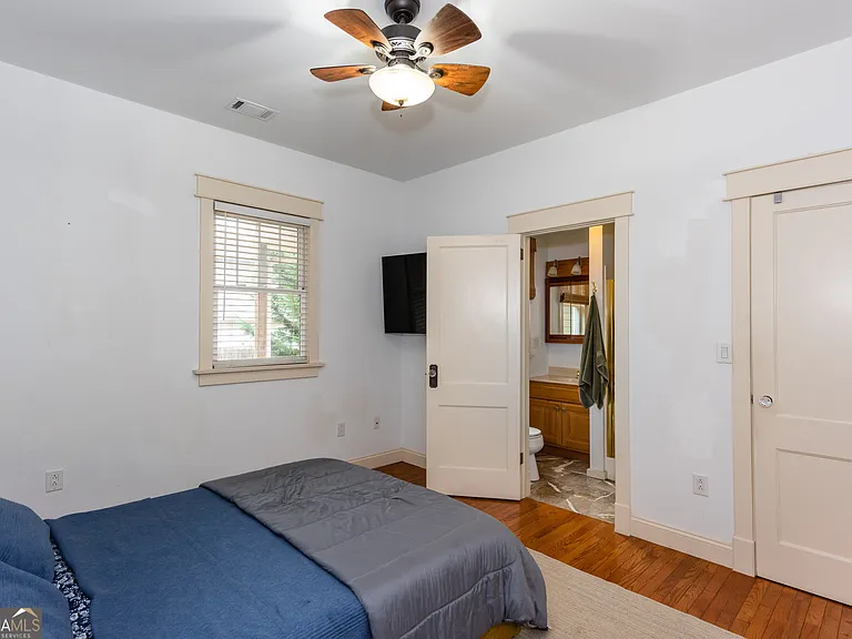 1698 Temple Ave — Photo 19