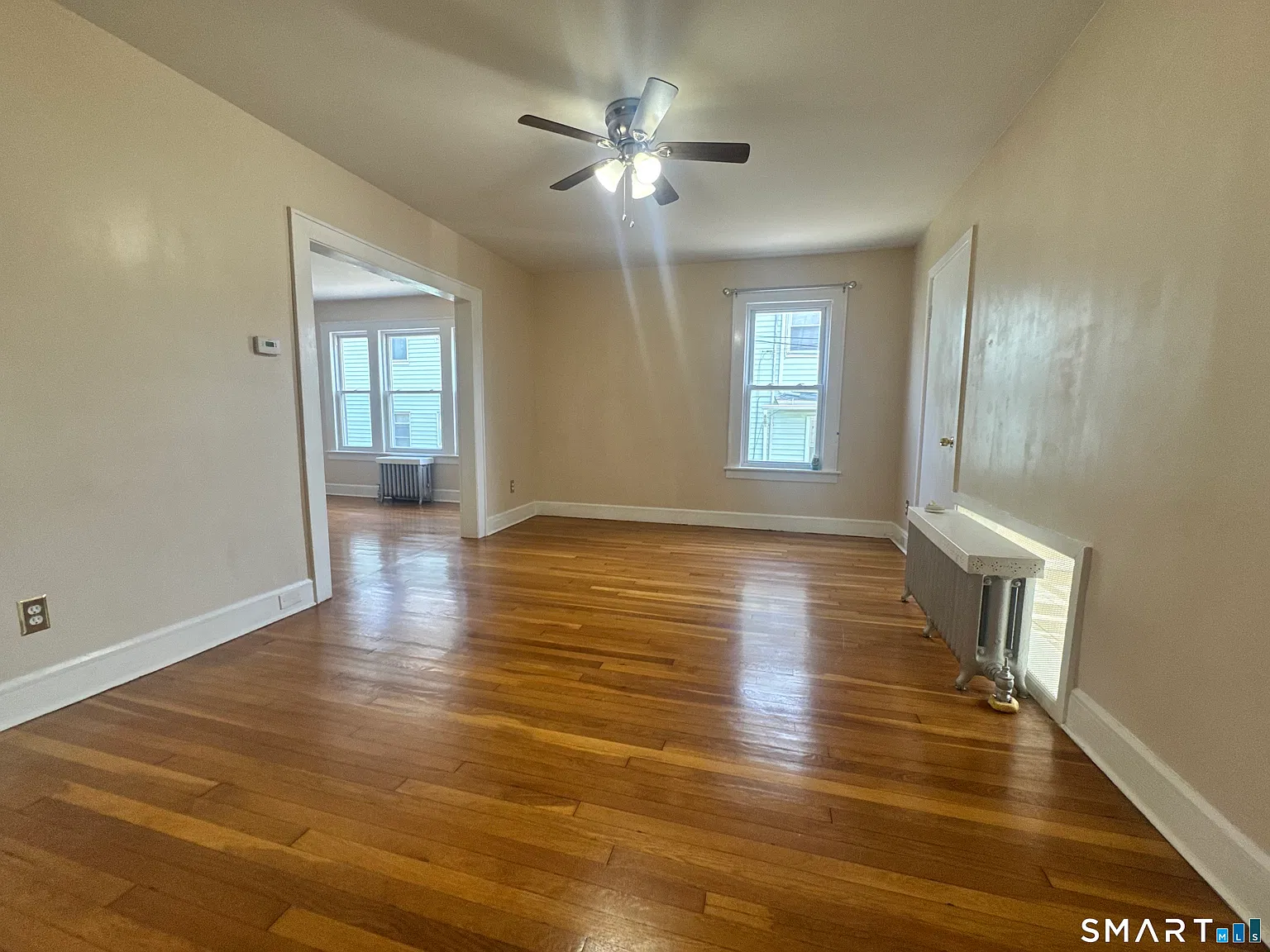 3 bed, 1.0 bath, 2997 sqft, $2,500 — Photo 2
