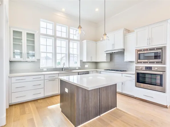 9519 London Bridge Sta, Houston, TX 77045