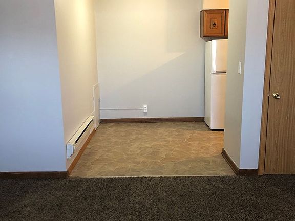 4th image of 804 & 814 N Winsor St #814-11