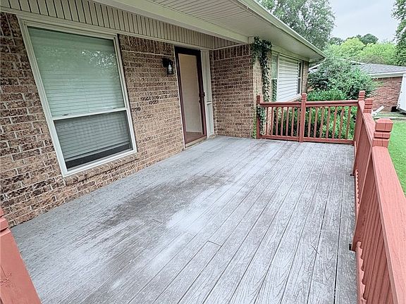3rd image of 308 Tanglewood Dr