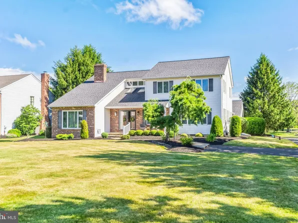 2558 Hillcrest Rd, Quakertown, PA 18951