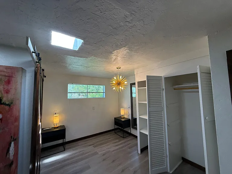 239 N Warren Ave — Photo 33