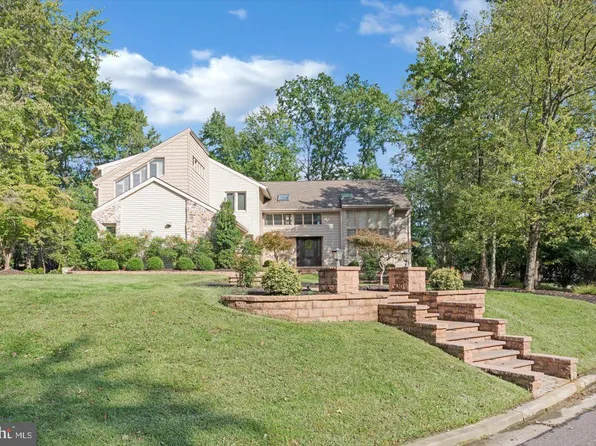42 Southwood Dr, Cherry Hill, NJ 08003