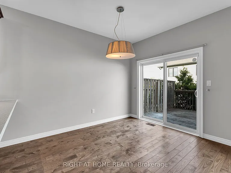 1030 Oakcrossing Gate #16 — Photo 13