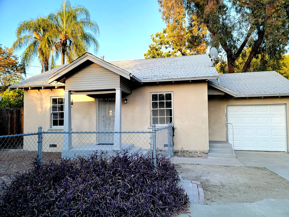 Building Photo - 416 N 3rd Ave #B