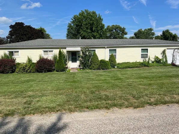 801 E Honeywell Ave, Hoopeston, IL 60942