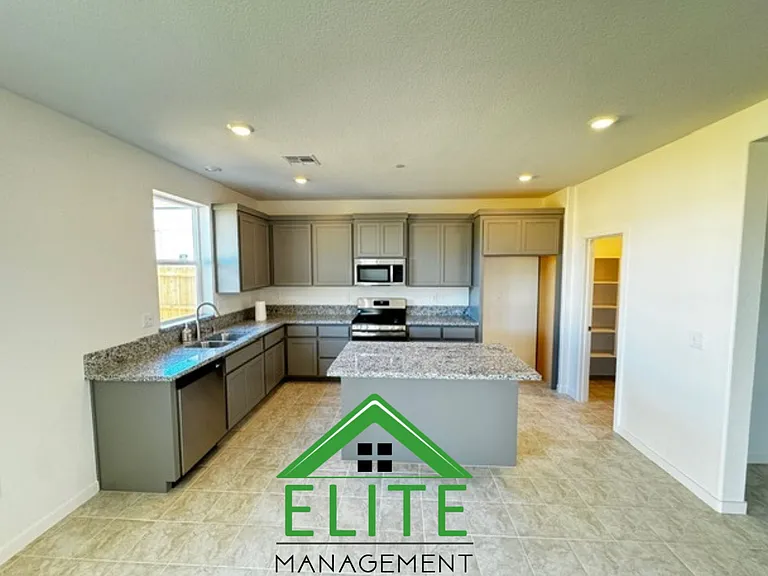 7655 Broadhead Way — Photo 6
