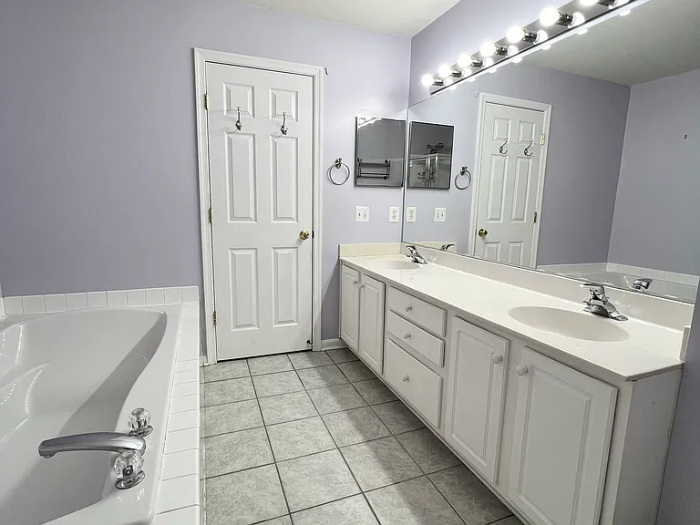 22464 Maison Carree Sq — Photo 13