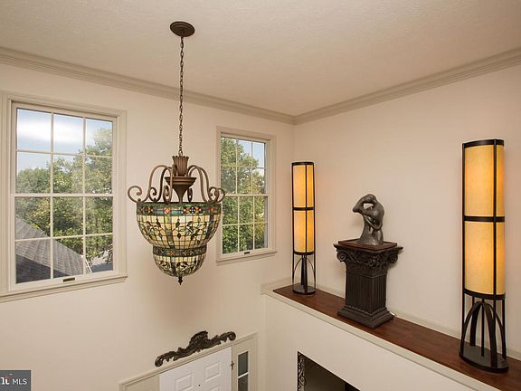 4th image of 2228 Deadora Dr