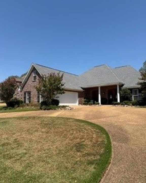 1st image of 1006 Heritage Dr
