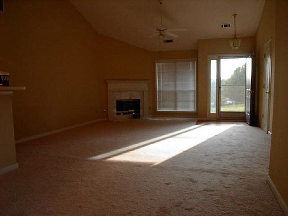4th image of 750 Cleermont Ct