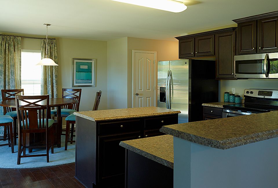 1st image of 117 Hartwood Lake Ln