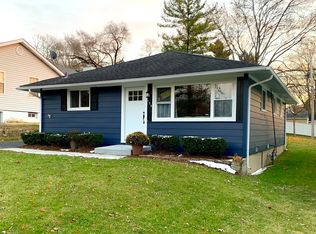 130 Division St, Geneva, IL 60134