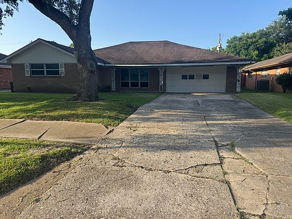 2nd image of 8206 Dillon St