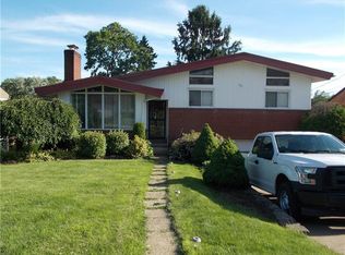 920 Fredericka Dr, Pittsburgh, PA 15236