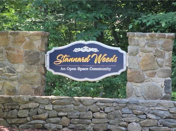 1 Peters Trl, Westbrook, CT 06498