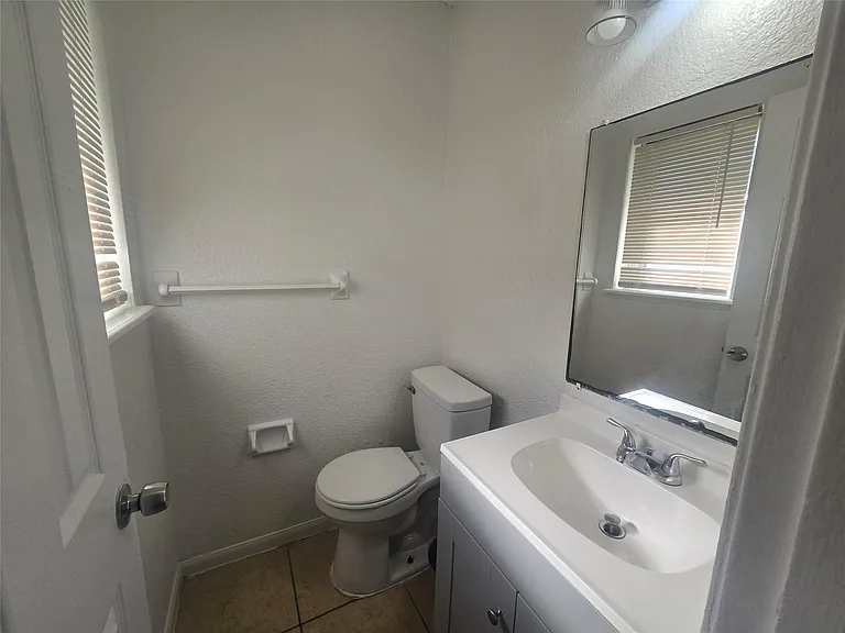 7518 Hummingbird Ln — Photo 3