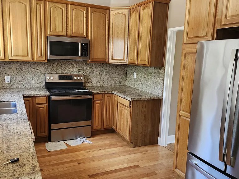 3748 Laguna Ave — Photo 2