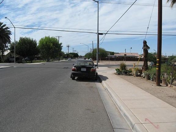 4th image of 1090 W El Dorado Ave