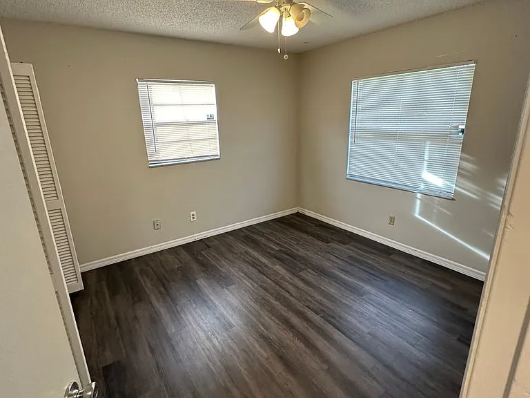 111 Louisiana Ave — Photo 10