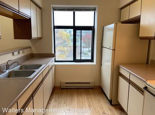 332 W Broadway APT C, Waukesha, WI 53186