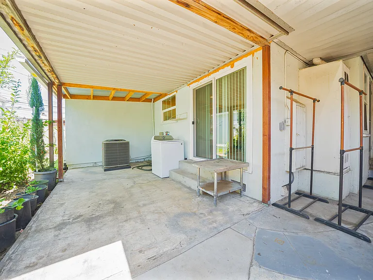 349 E Newman Ave #A — Photo 20