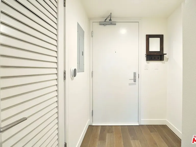 901 S Flower St #709 — Photo 28