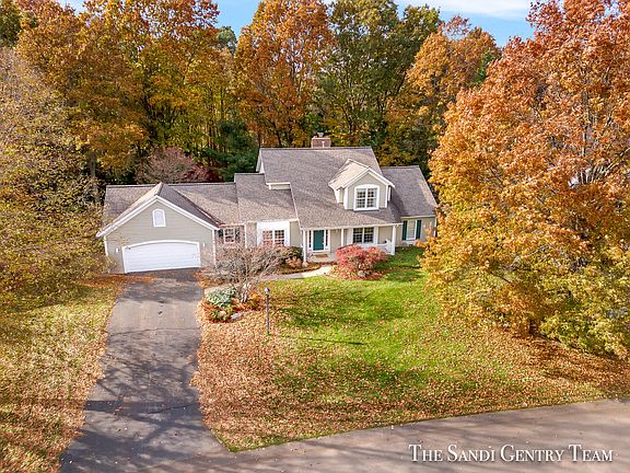 2nd image of 72 Bay Circle Dr