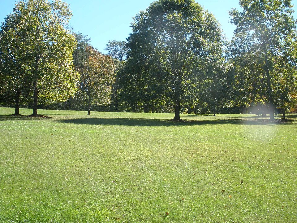 1 ac lot includes dock