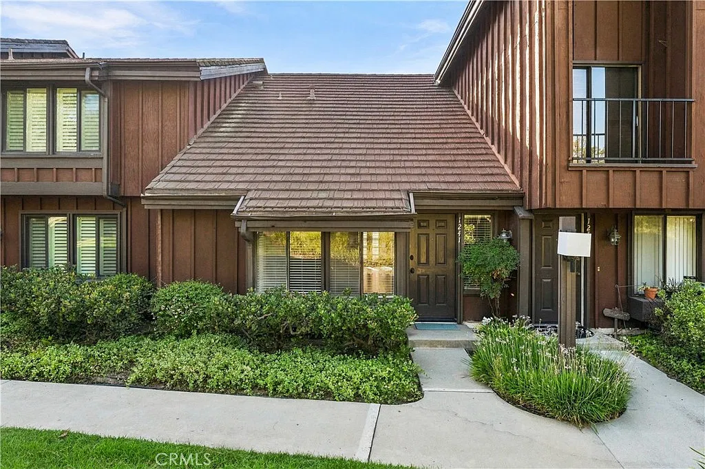 1 bed, 1211 sqft, $3,300 — Photo 1