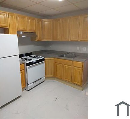 2nd image of 73 Maple St APT 3