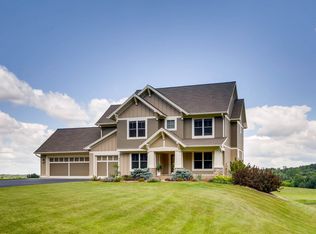 468 Meadow Ridge Trl, Hudson, WI 54016