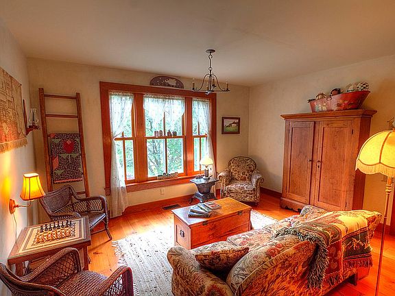 5th image of 28650 Wildwood Ln