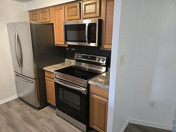 3rd image of 386 W Tarpon Blvd NW