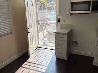 1713 E 64th St #2, Los Angeles, CA 90001