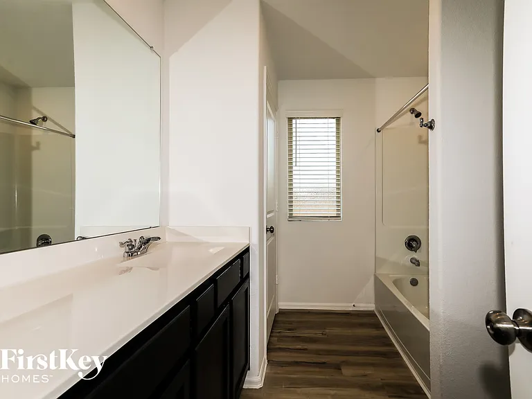 18467 Cobalt Cove Ln — Photo 14