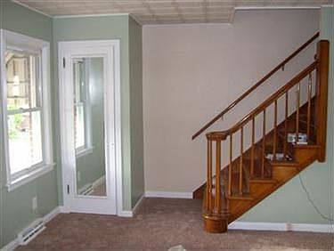 4th image of 934 Oxford Blvd
