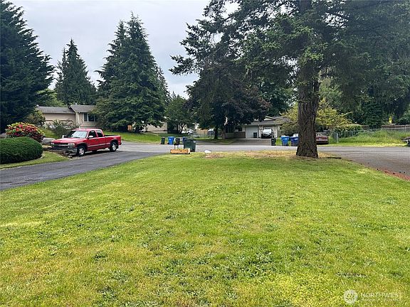 3rd image of 8224 59th Avenue E