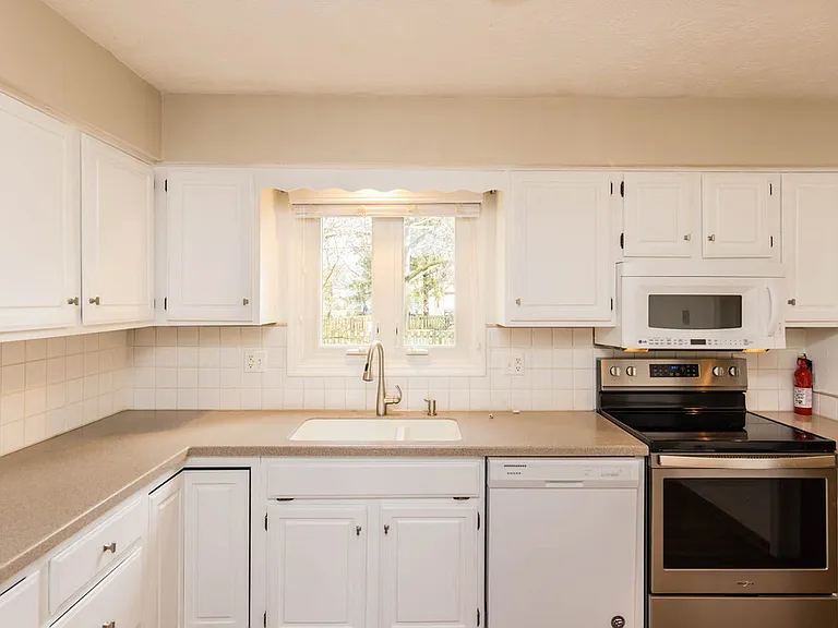 5334 Tara Hill Dr — Photo 28